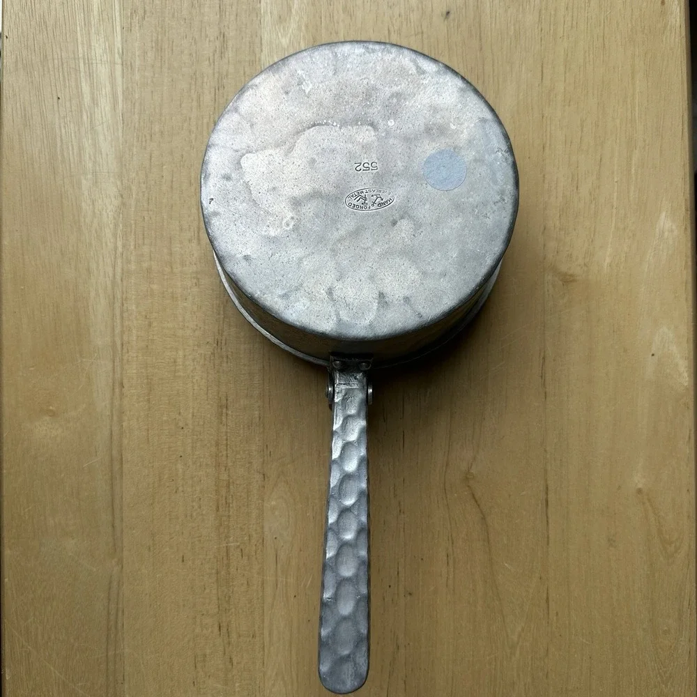 VTG Everlast Metal‎ Hand Forged Hammered Aluminum Flip Pan 10.8 in Silent Butler